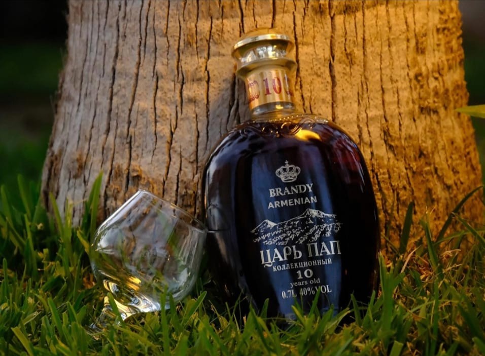 Zar Pap 10 Jahre (3) am Baum